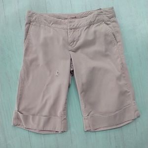 Women's Fossil Kahki Bermuda shorts size 6